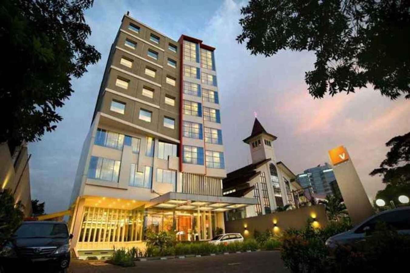 V Hotel Tebet Jakarta Exteriér fotografie