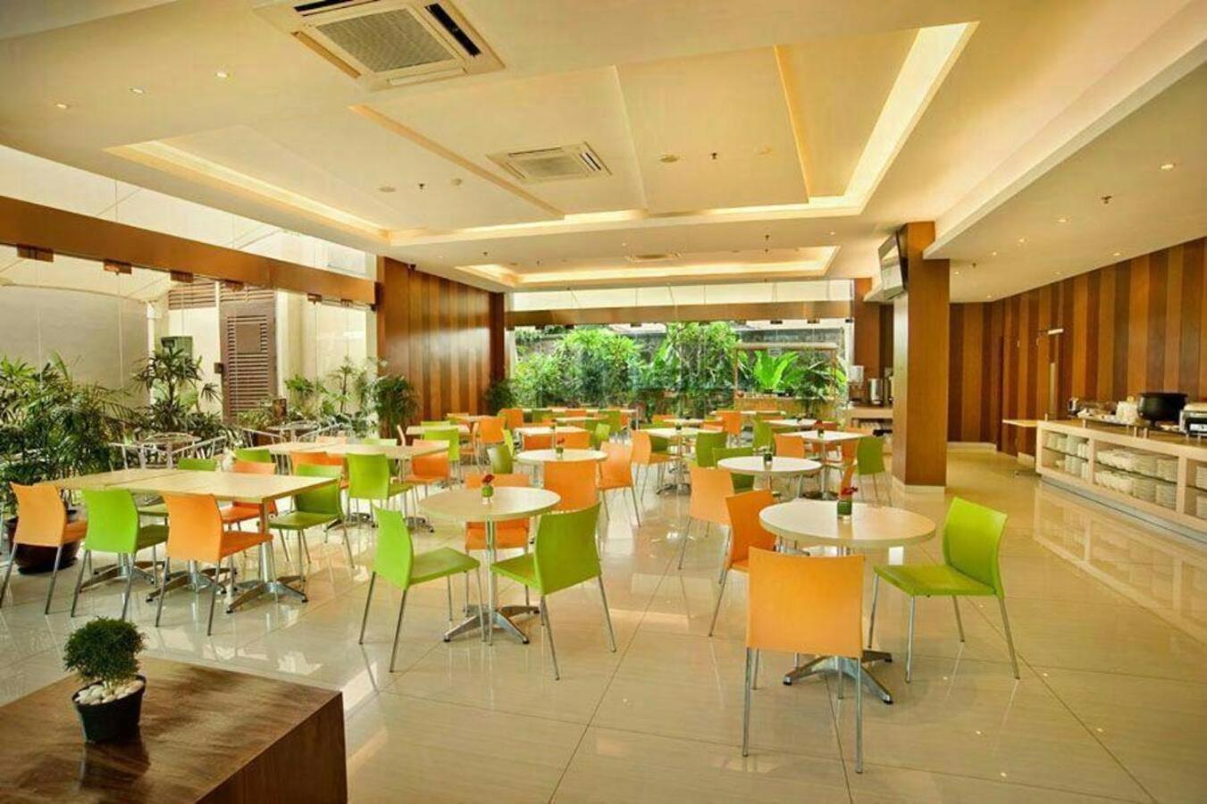 V Hotel Tebet Jakarta Exteriér fotografie